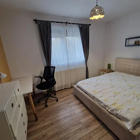 Διαμέρισμα Sala Polivalenta Ciuperca Κραϊόβα