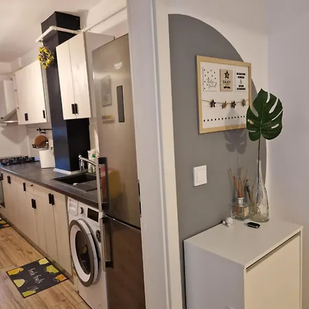 Sala Polivalenta Ciuperca * Κραϊόβα