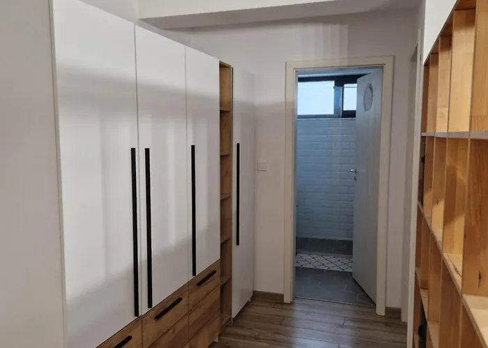 Appartement Sala Polivalenta Ciuperca